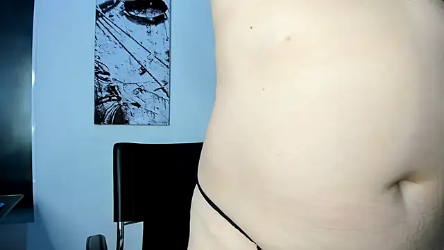 Snapshot of africa_holmes chatting on November 20, 2025, 2:45 am africa holmes online show from November 20, 2025, 2:45 am