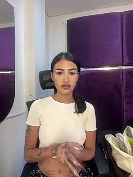 Snapshot of Cassie_howard_ chatting on February 18, 2025, 3:42 am Cassie howard online show from February 18, 2025, 3:42 am