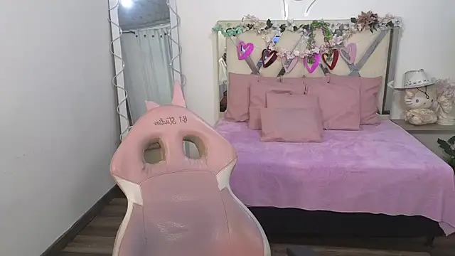 Snapshot of kittystart_tay chatting on March 7, 2025, 7:05 pm kittystart tay online show from March 7, 2025, 7:05 pm