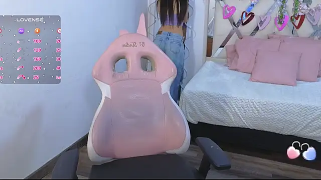 Snapshot of kittystart_tay chatting on March 15, 2025, 7:38 pm kittystart tay online show from March 15, 2025, 7:38 pm