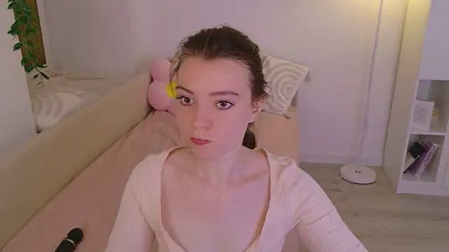 Snapshot of Lana__Cute_ chatting on July 13, 2026, 2:20 pm Lana Cute online show from July 13, 2026, 2:20 pm