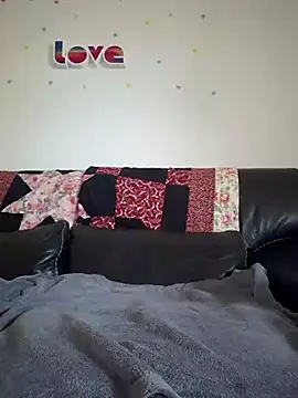 jourdinio13 online show from March 11, 2025, 12:06 pm