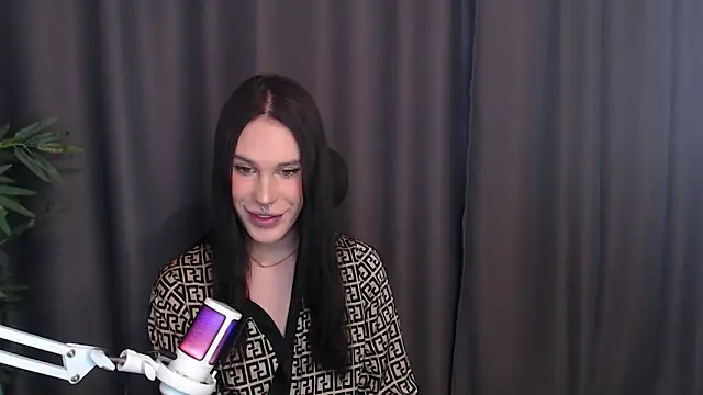 Snapshot of Cassie_Bae chatting on April 18, 2026, 8:40 am Cassie Bae online show from April 18, 2026, 8:40 am
