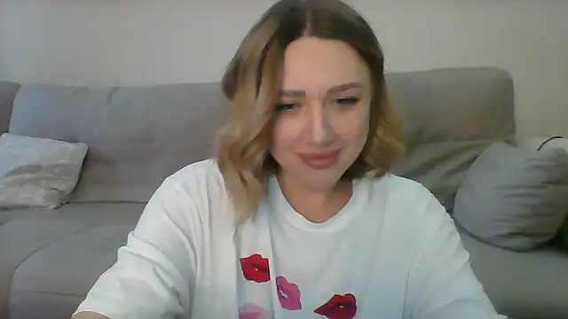 Snapshot of VickyLove047 chatting on March 19, 2025, 6:14 am VickyLove047 online show from March 19, 2025, 6:14 am