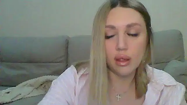 Snapshot of VickyLove047 chatting on September 15, 2025, 5:51 am VickyLove047 online show from September 15, 2025, 5:51 am