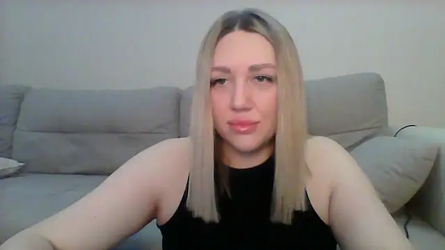 Snapshot of VickyLove047 chatting on September 23, 2025, 5:21 am VickyLove047 online show from September 23, 2025, 5:21 am