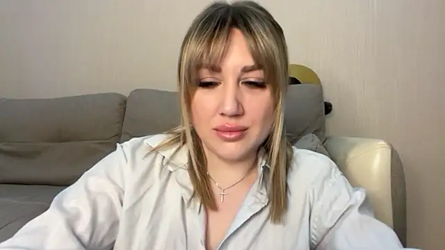 VickyLove047 online show from April 19, 2026, 7:18 am