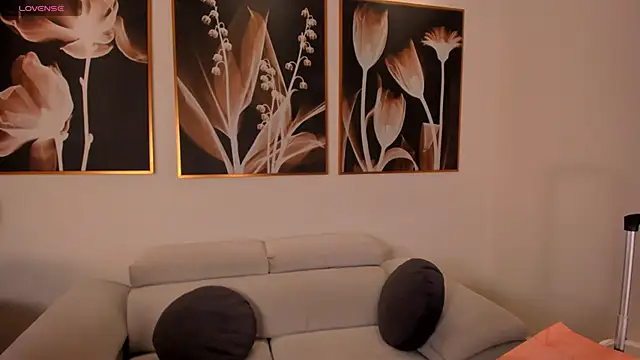 FernandaX1 online show from November 6, 2025, 11:11 am