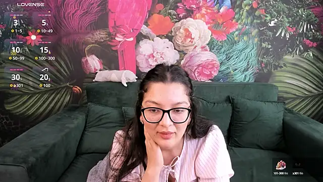 ZarifaBev online show from October 10, 2025, 3:44 pm