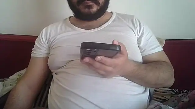 Snapshot of UrfavSlaveBitch chatting on March 28, 2026, 10:37 am UrfavSlaveBitch online show from March 28, 2026, 10:37 am