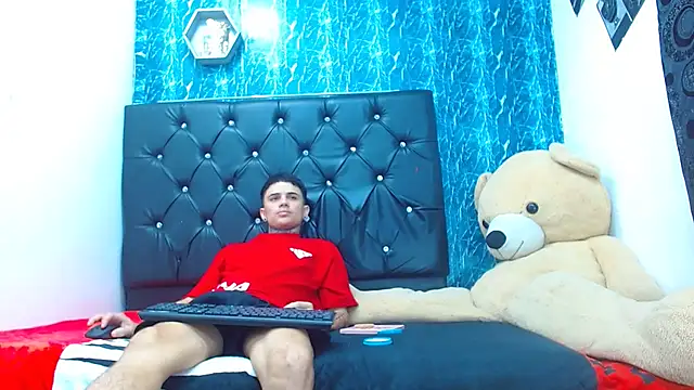 Snapshot of exotic_hot_couple chatting on January 31, 2025, 1:22 am exotic hot couple online show from January 31, 2025, 1:22 am