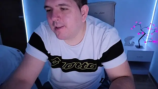 Snapshot of JasonJacks chatting on November 2, 2025, 4:04 am JasonJacks online show from November 2, 2025, 4:04 am