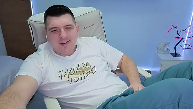 Snapshot of JasonJacks chatting on November 15, 2025, 5:27 am JasonJacks online show from November 15, 2025, 5:27 am