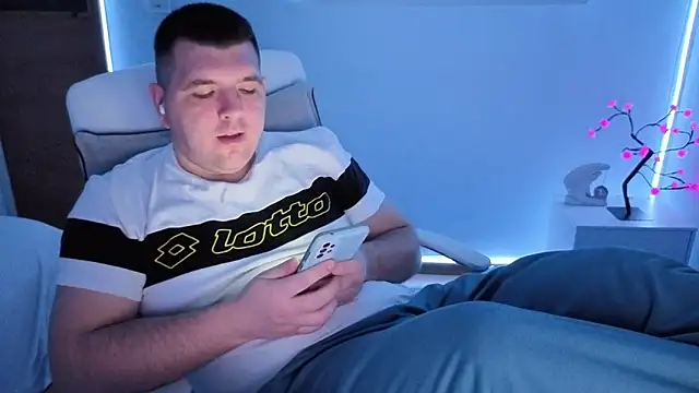 Snapshot of JasonJacks chatting on November 16, 2025, 5:02 am JasonJacks online show from November 16, 2025, 5:02 am