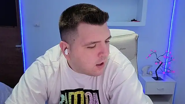 Snapshot of JasonJacks chatting on December 14, 2025, 4:29 am JasonJacks online show from December 14, 2025, 4:29 am