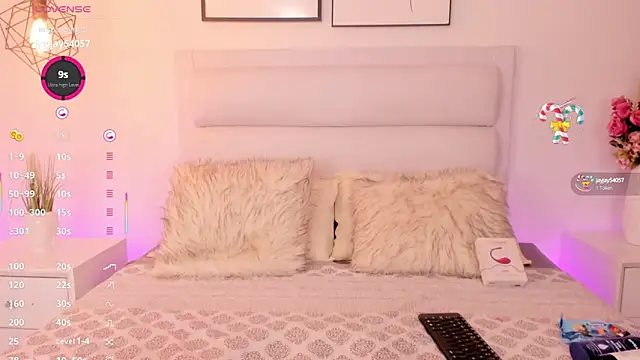 CharlotteDupontt online show from January 18, 2025, 1:29 pm