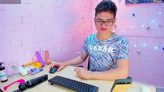 JACK BLOSSOM  online show from December 19, 2024, 12:01 pm