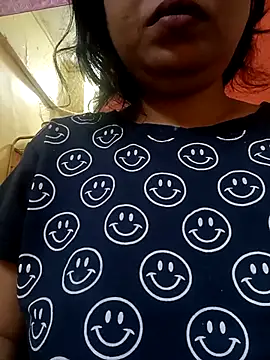 sunita-doll online show from November 19, 2025, 1:27 am