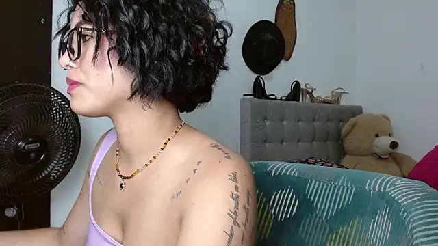 Snapshot of Sexy_Lia_ chatting on May 12, 2026, 12:19 am Sexy Lia online show from May 12, 2026, 12:19 am