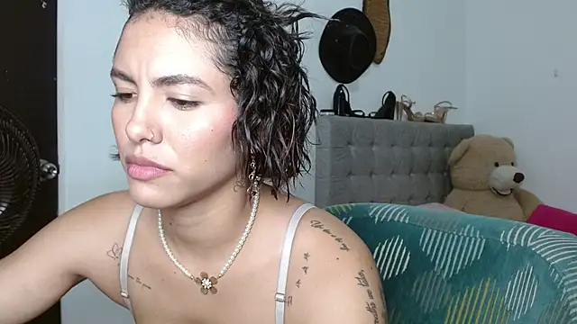 Snapshot of Sexy_Lia_ chatting on May 22, 2026, 3:35 am Sexy Lia online show from May 22, 2026, 3:35 am
