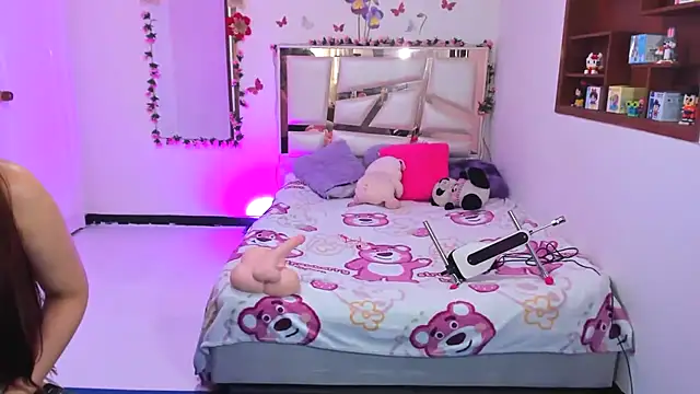 perlabeautiful online show from November 22, 2025, 12:53 am