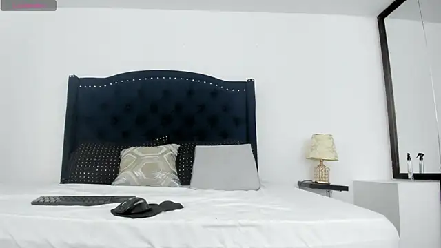 hotmature1 online show from November 12, 2025, 11:43 am