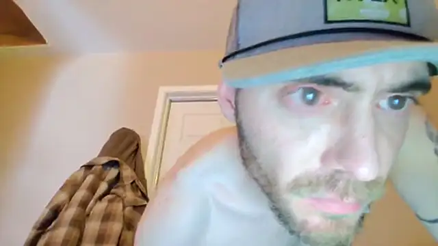 Snapshot of Huntzg23 chatting on December 2, 2025, 11:59 am Huntzg23 online show from December 2, 2025, 11:59 am