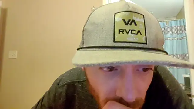 Snapshot of Huntzg23 chatting on December 15, 2025, 1:32 am Huntzg23 online show from December 15, 2025, 1:32 am