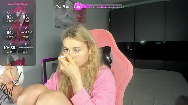 Snapshot of Molly_Toads chatting on December 26, 2024, 7:56 am Molly Toads online show from December 26, 2024, 7:56 am