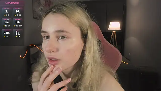 Snapshot of Molly_Toads chatting on January 4, 2025, 8:16 pm Molly Toads online show from January 4, 2025, 8:16 pm