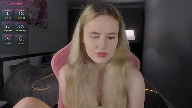 Snapshot of Molly_Toads chatting on January 20, 2025, 6:10 pm Molly Toads online show from January 20, 2025, 6:10 pm