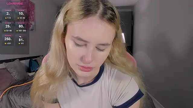 Snapshot of Molly_Toads chatting on January 21, 2025, 6:12 pm Molly Toads online show from January 21, 2025, 6:12 pm