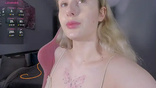 Snapshot of Molly_Toads chatting on January 22, 2025, 6:41 pm Molly Toads online show from January 22, 2025, 6:41 pm