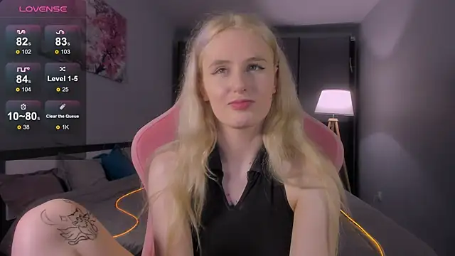 Snapshot of Molly_Toads chatting on January 28, 2025, 7:10 pm Molly Toads online show from January 28, 2025, 7:10 pm