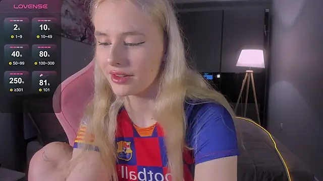 Snapshot of Molly_Toads chatting on January 29, 2025, 5:13 pm Molly Toads online show from January 29, 2025, 5:13 pm