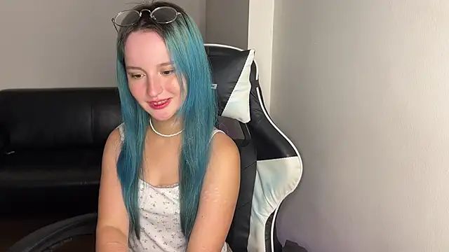 bumble bee online show from March 19, 2025, 3:08 pm