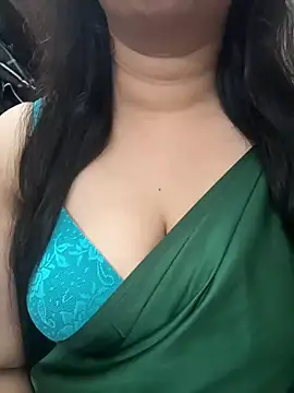 Snapshot of Akhi_Akshaya chatting on December 18, 2024, 4:28 pm Akhi Akshaya online show from December 18, 2024, 4:28 pm