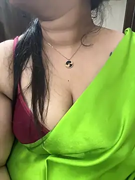 Snapshot of Akhi_Akshaya chatting on December 22, 2024, 5:53 pm Akhi Akshaya online show from December 22, 2024, 5:53 pm