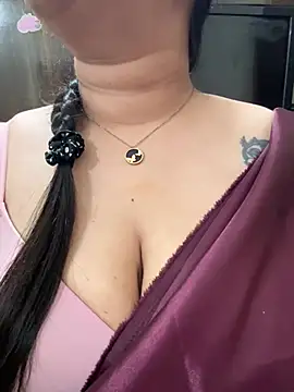 Snapshot of Akhi_Akshaya chatting on December 25, 2024, 6:52 pm Akhi Akshaya online show from December 25, 2024, 6:52 pm