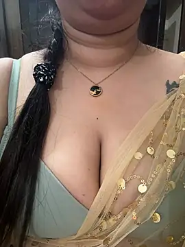 Snapshot of Akhi_Akshaya chatting on December 27, 2024, 9:11 pm Akhi Akshaya online show from December 27, 2024, 9:11 pm