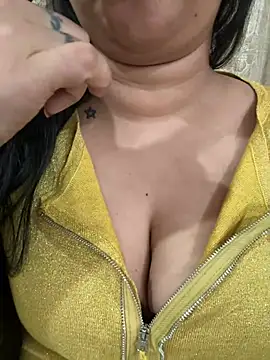 Snapshot of Akhi_Akshaya chatting on January 23, 2025, 8:35 pm Akhi Akshaya online show from January 23, 2025, 8:35 pm