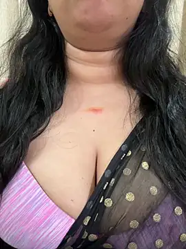 Snapshot of Akhi_Akshaya chatting on January 25, 2025, 7:07 pm Akhi Akshaya online show from January 25, 2025, 7:07 pm