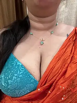 Snapshot of Akhi_Akshaya chatting on February 1, 2025, 7:23 pm Akhi Akshaya online show from February 1, 2025, 7:23 pm