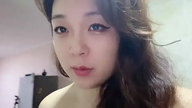 Snapshot of Z30966903S chatting on February 4, 2026, 12:11 pm Z30966903S online show from February 4, 2026, 12:11 pm