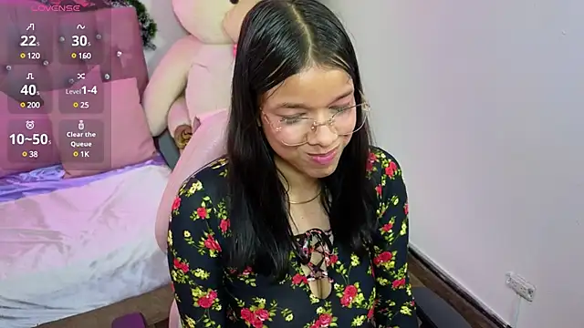 Snapshot of Emilly_tay chatting on January 10, 2025, 5:34 pm Emilly tay online show from January 10, 2025, 5:34 pm