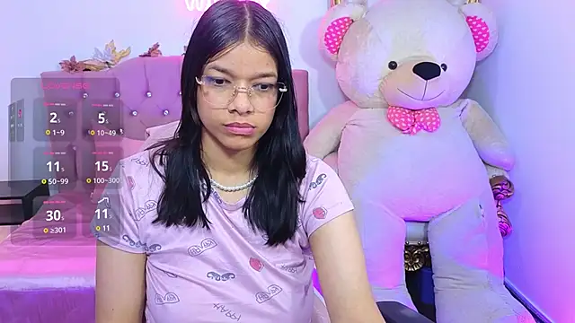 Snapshot of Emilly_tay chatting on January 13, 2025, 5:55 pm Emilly tay online show from January 13, 2025, 5:55 pm