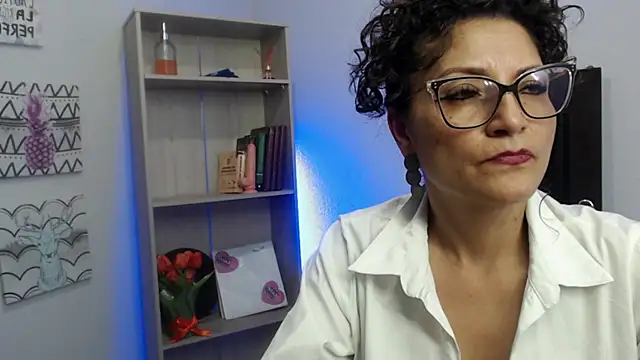 Snapshot of arianna_ros3 chatting on January 11, 2025, 7:05 pm arianna ros3 online show from January 11, 2025, 7:05 pm