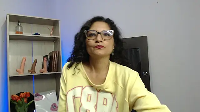 Snapshot of arianna_ros3 chatting on January 18, 2025, 5:48 pm arianna ros3 online show from January 18, 2025, 5:48 pm