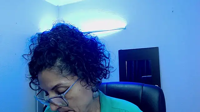 Snapshot of arianna_ros3 chatting on February 10, 2025, 6:13 pm arianna ros3 online show from February 10, 2025, 6:13 pm