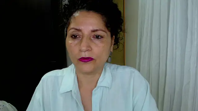 arianna ros3 online show from April 7, 2026, 1:28 am